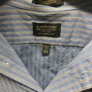 Classic fit men’s arrow button down shirt